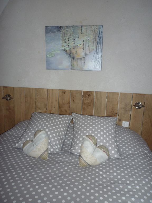 Chambres d'Hôtes Les Potiers Sens-Beaujeu Chambre photo